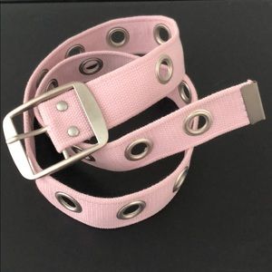 LILAC PINK SILVER TONE GROMMET BELT NWOT